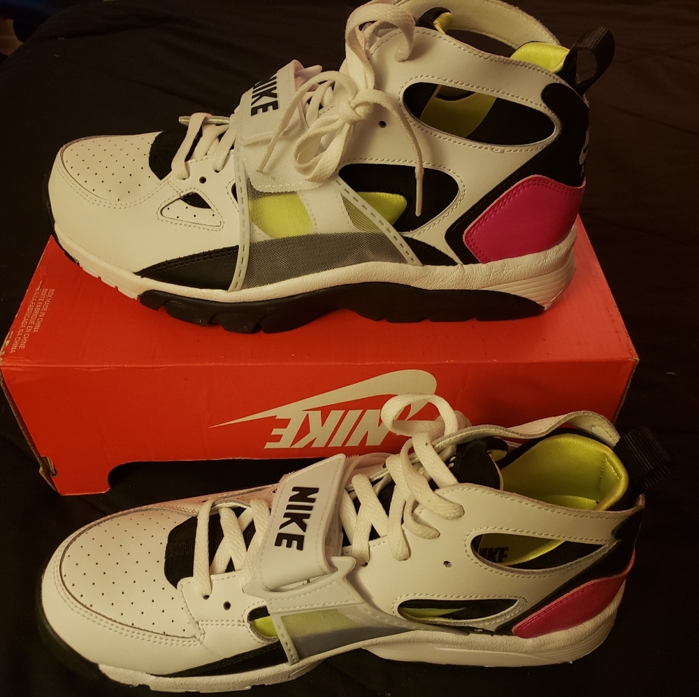 Nike Air Trainer Huarache 'Fuchsia Volt'